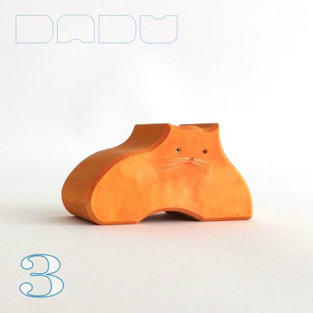 Silly Cats: Extraordinary Colorful Wooden Toy Animals
