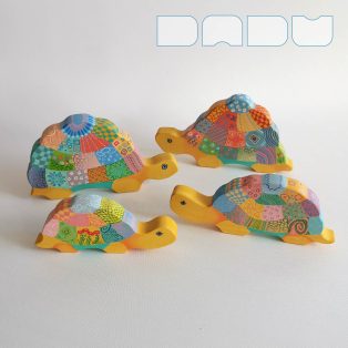 Dadu Bebop cheerful turtles—handpainted wooden toys