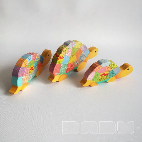 Dadu Bebop cheerful turtles—handpainted wooden toys