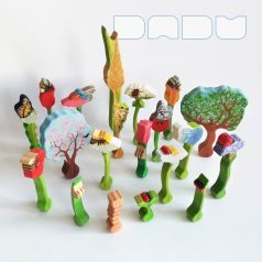 <b>Little gardeners' little friends</b>