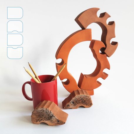 DaduGarden planting mounds with hedgehog