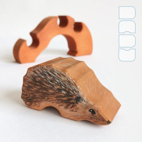 DaduGarden planting mounds with hedgehog