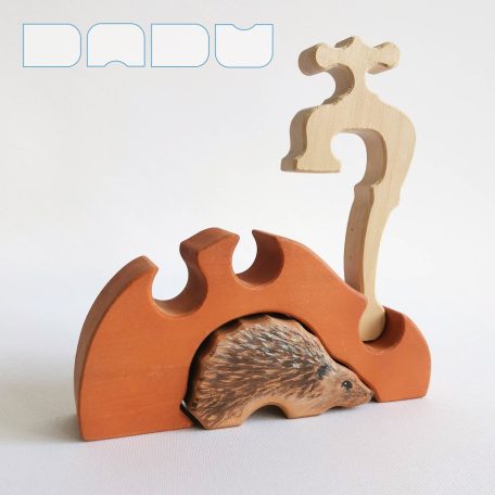 DaduGarden planting mounds with hedgehog