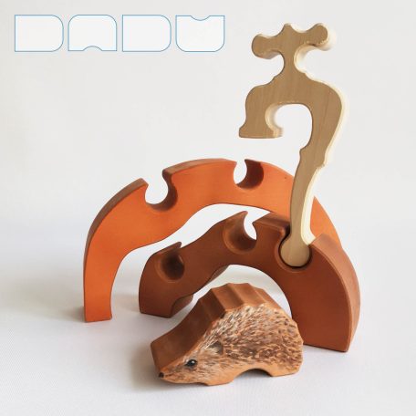 DaduGarden planting mounds with hedgehog