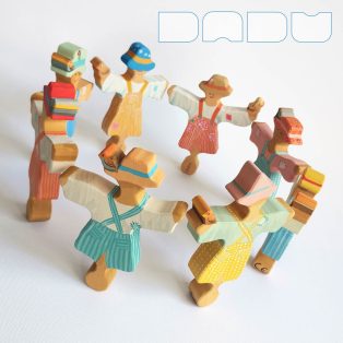 Scarecrow who loves birds—DaduGarden plantable wooden toy