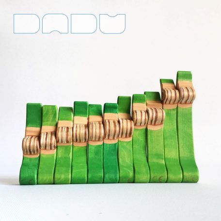 Snails on plants - DaduGarden plantable