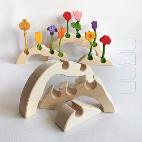 DaduGarden mound of three piece with customizable planting pits