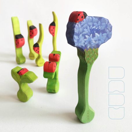 Ladybugs on plants - DaduGarden plantable