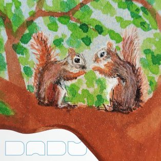   Fák mókusokkal – kiskertész dombba ültethető állatos fajáték