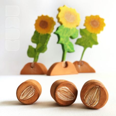 Crop grower dadu — wooden toy for developing sunflower and children :)