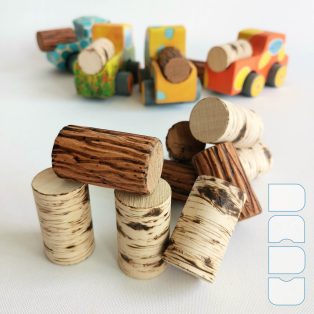   Wooden toy logs: accessories for Dadu trucks and role play games
