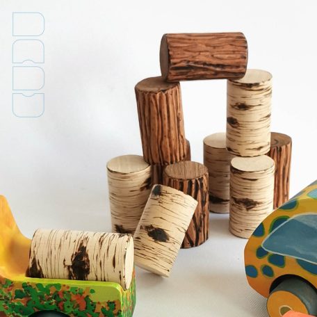 Wooden toy logs: accessories for Dadu trucks and role play games