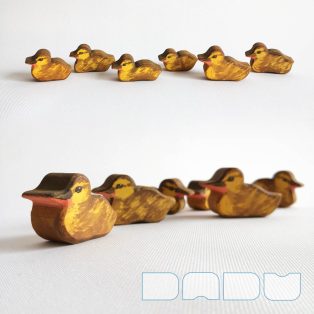 Wild duckling animal figures, wooden toys
